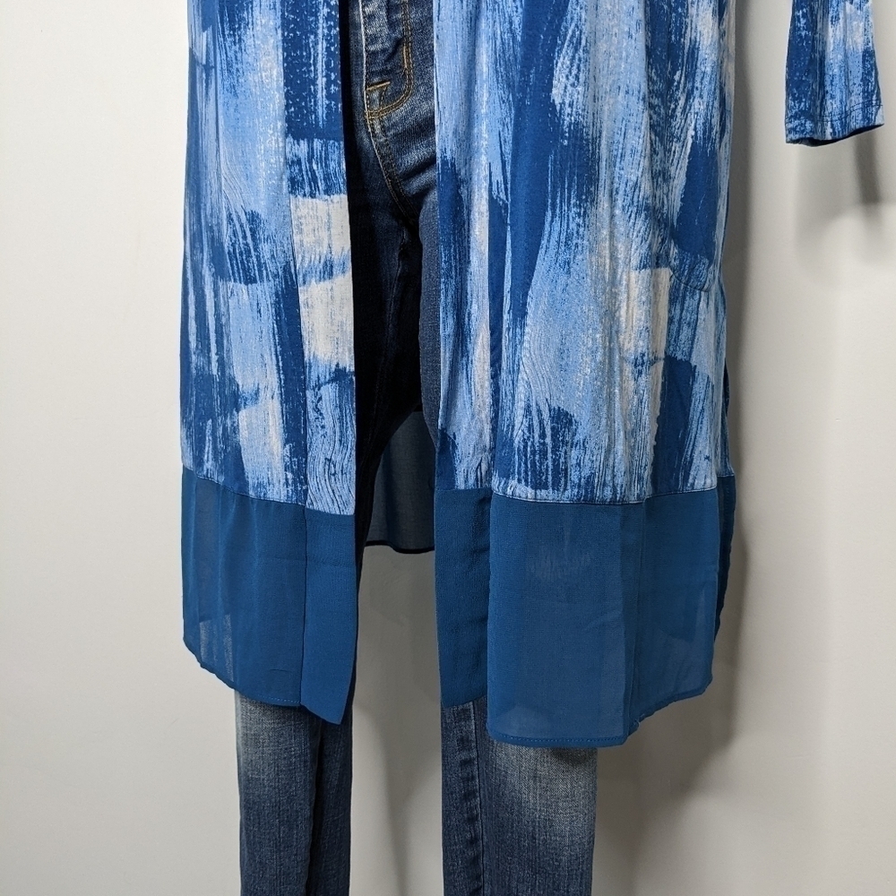 ✨3/$15 LOGO Lori Goldstein blue white lightweight open cardigan LP - Picture 3 of 8